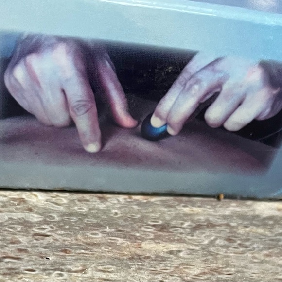 NIB Hot & Cold stone massage book and kit with CD, wooden Spoon, book and more - Picture 16 of 16